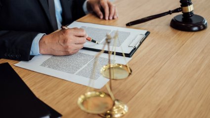 مذكرة دفاع عن شركة متهمة بارتكاب جريمة الغش التجاري بطريق تقليد علامة تجارية